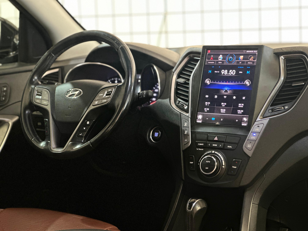 Hyundai Santa Fe Preto