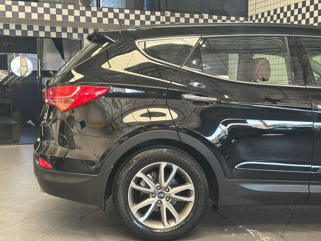 Hyundai Santa Fe Preto