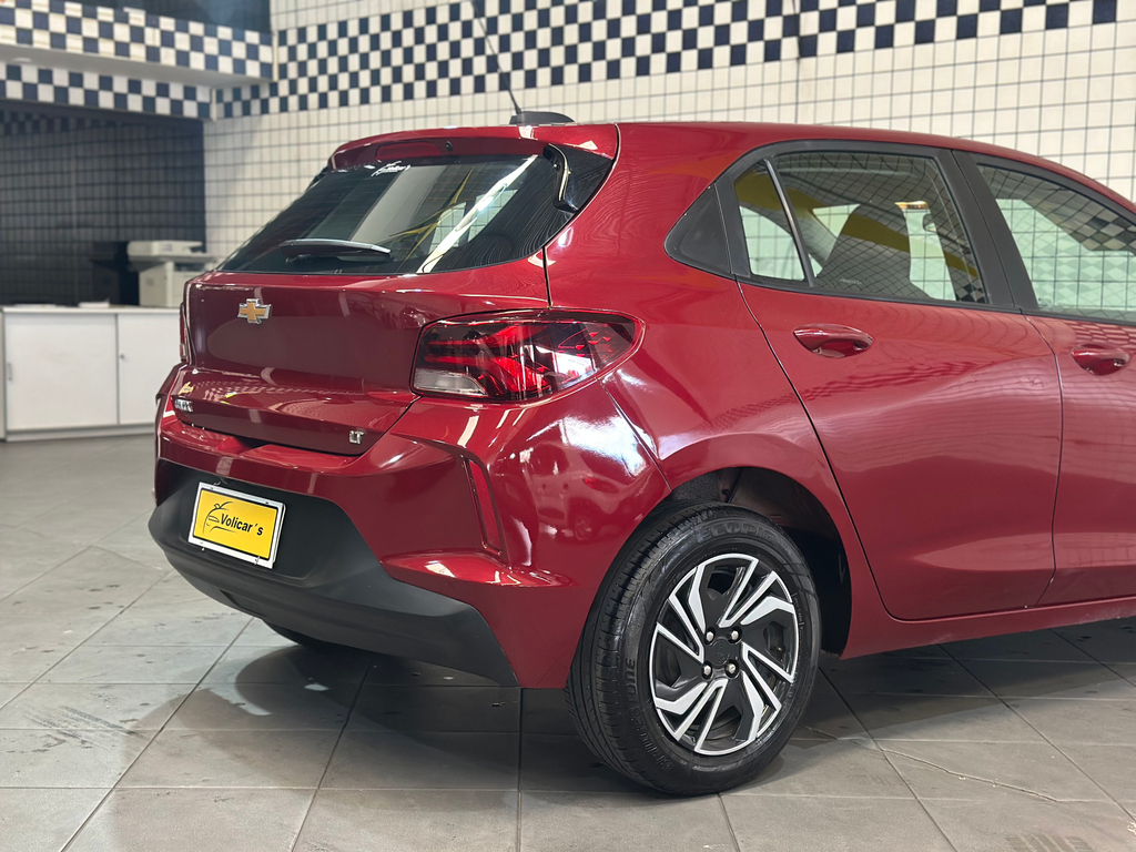 Chevrolet Onix Vermelho