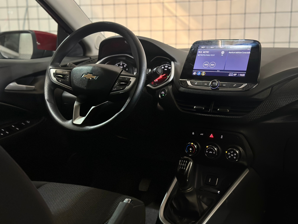 Chevrolet Onix Vermelho