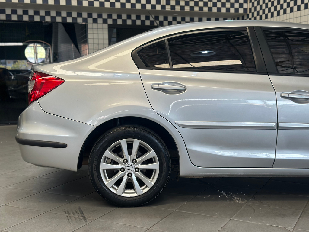 Honda Civic Sedan Prata