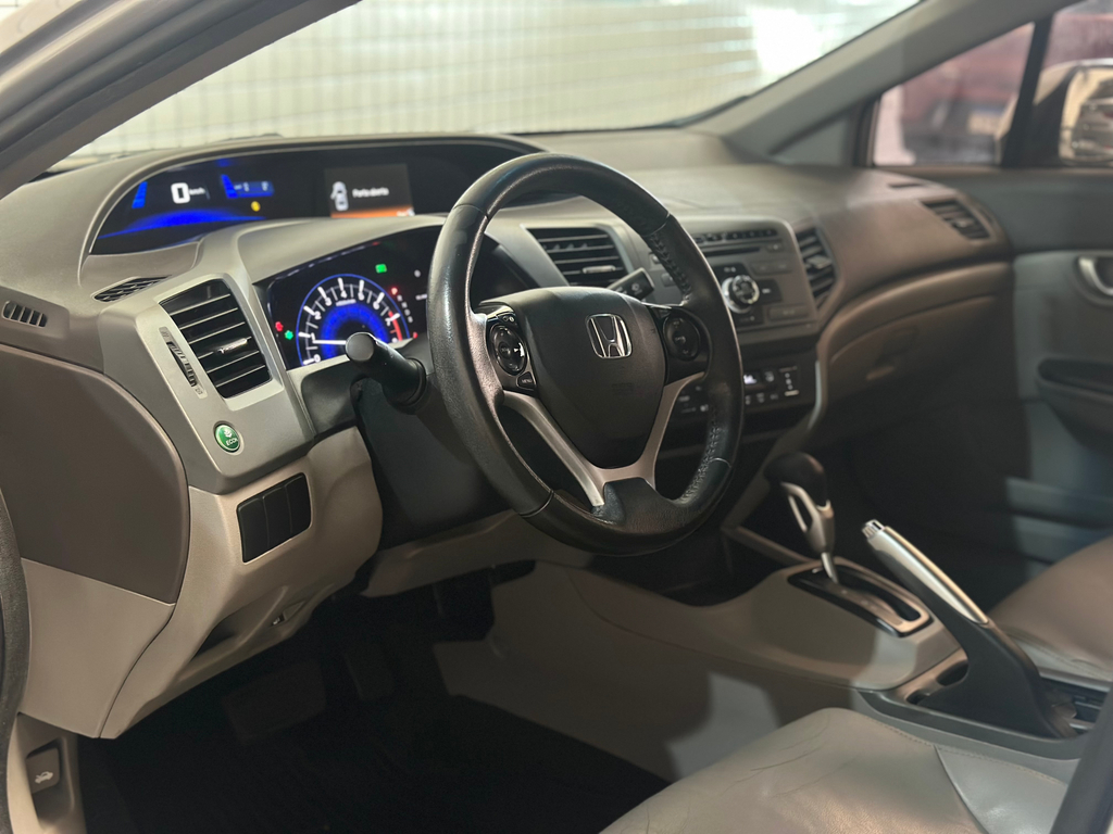 Honda Civic Sedan Prata