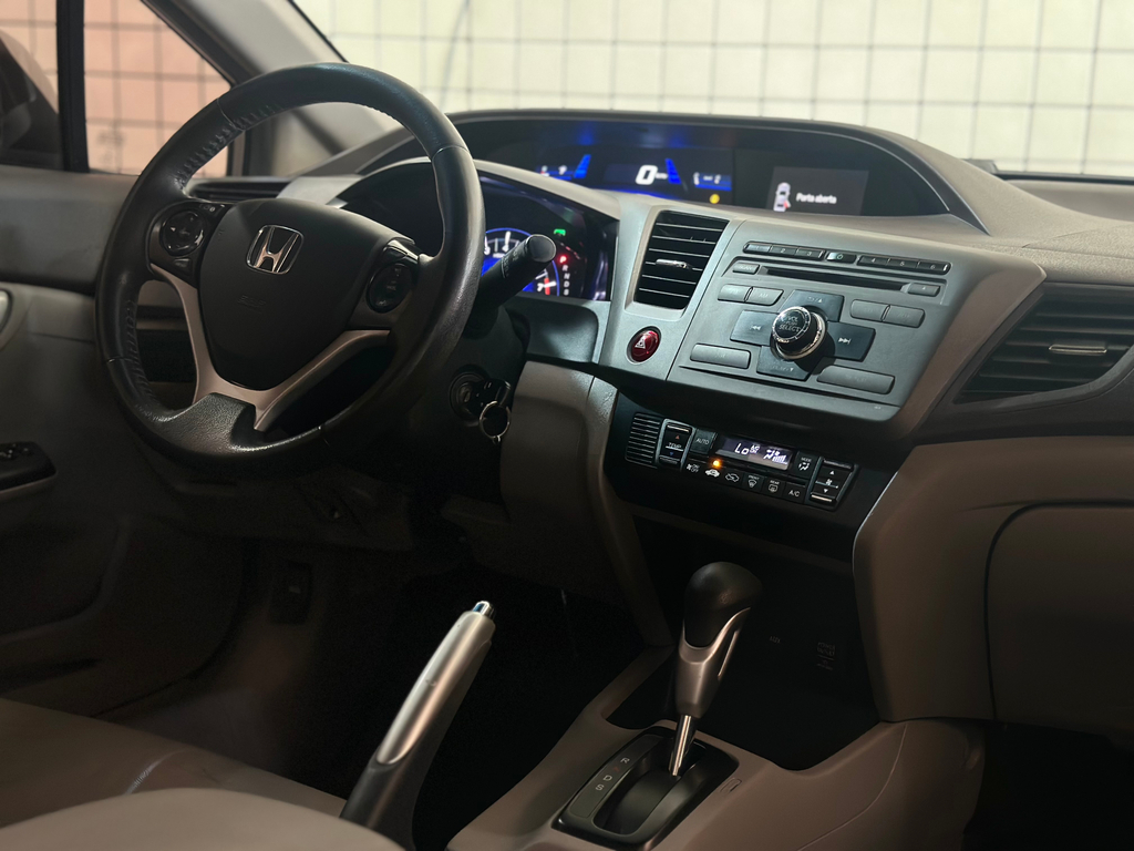 Honda Civic Sedan Prata