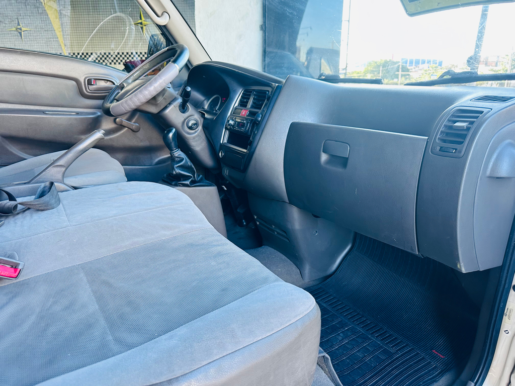 Hyundai HR Branco