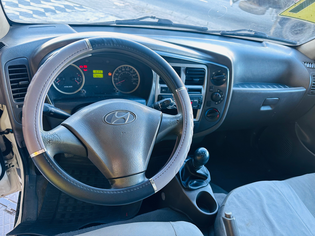 Hyundai HR Branco