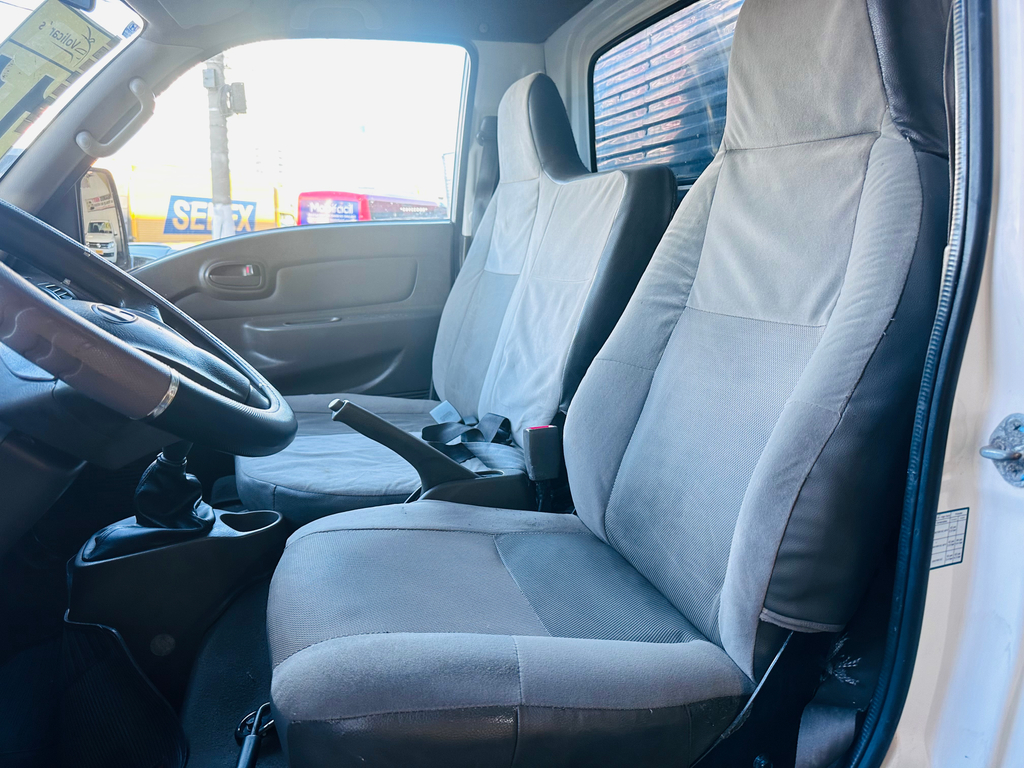 Hyundai HR Branco