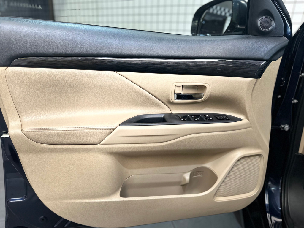 Mitsubishi Outlander Azul
