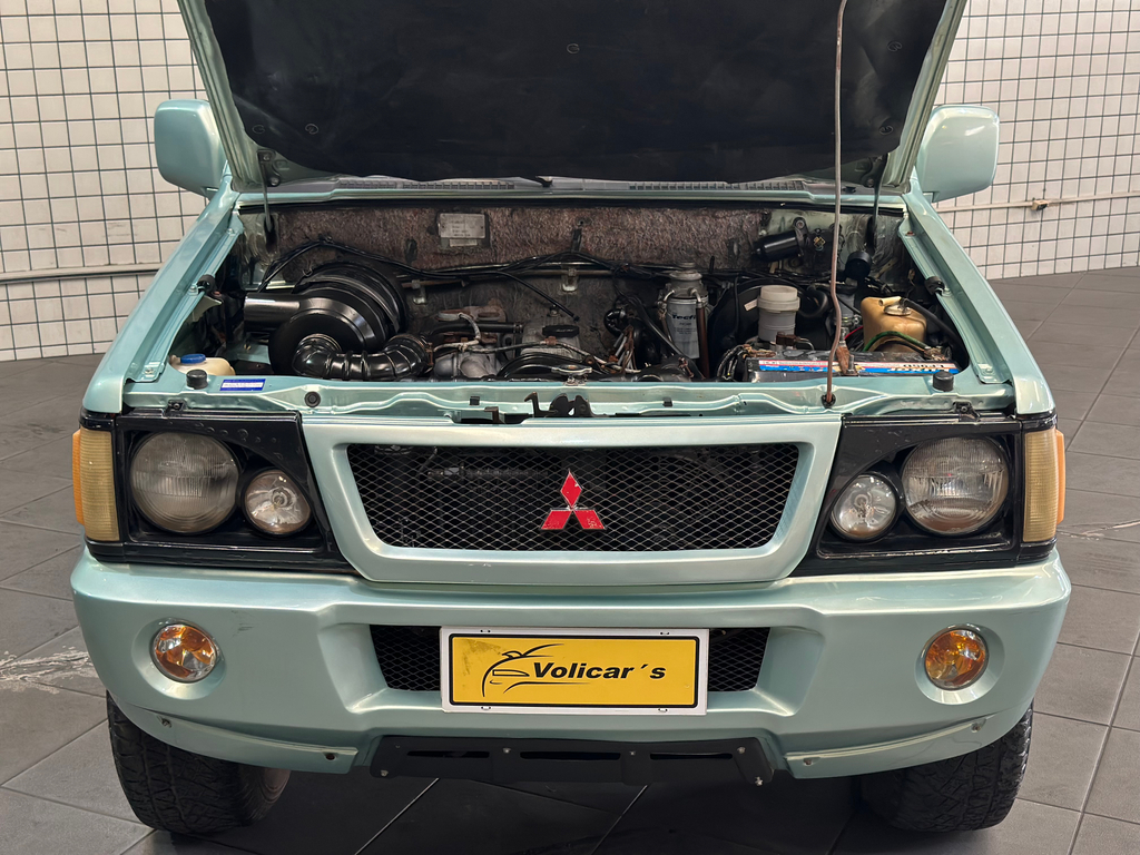 Mitsubishi L200 Prata