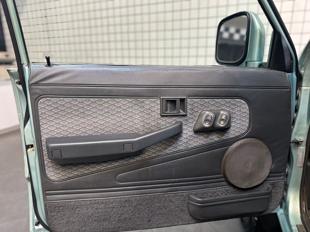 Mitsubishi L200 Prata