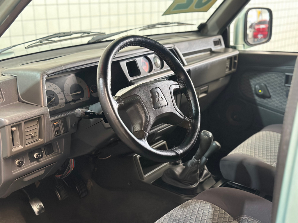 Mitsubishi L200 Prata