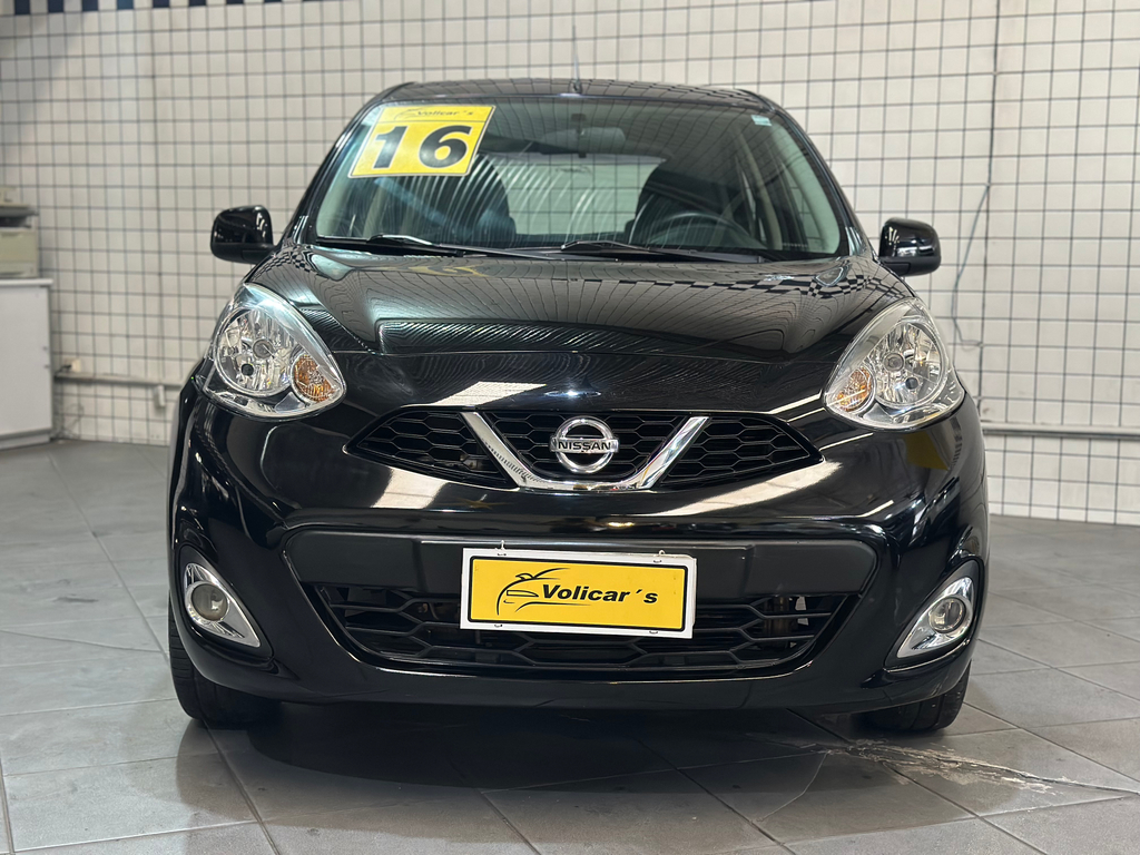 Nissan March Preto