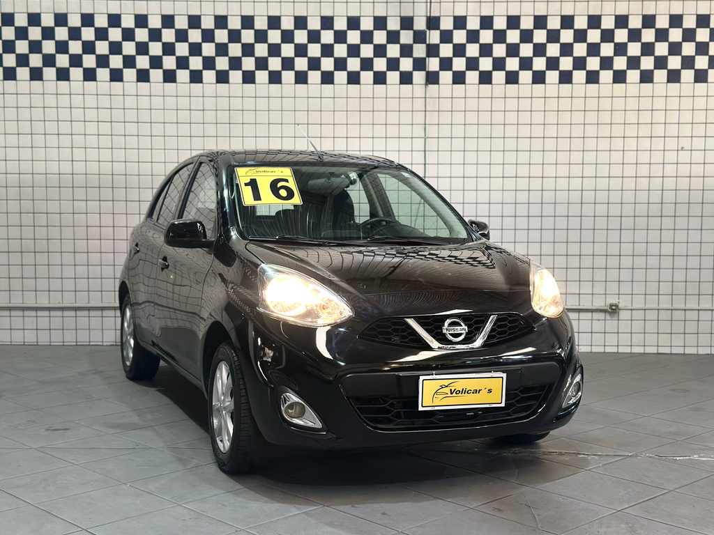 Nissan March Preto