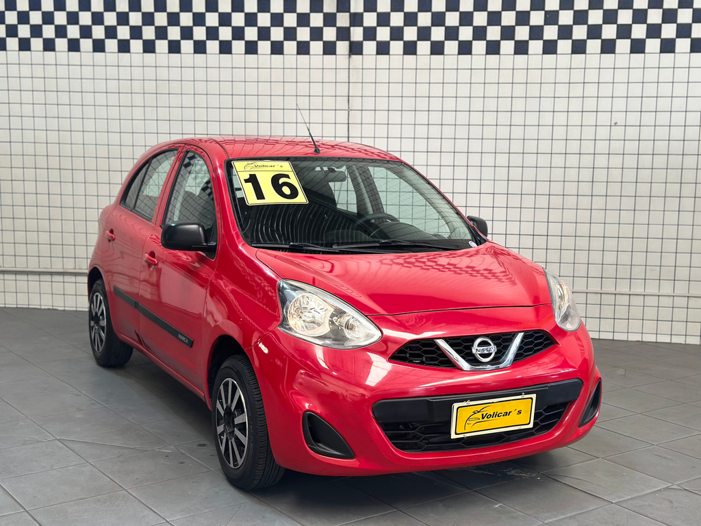 Nissan March Vermelho