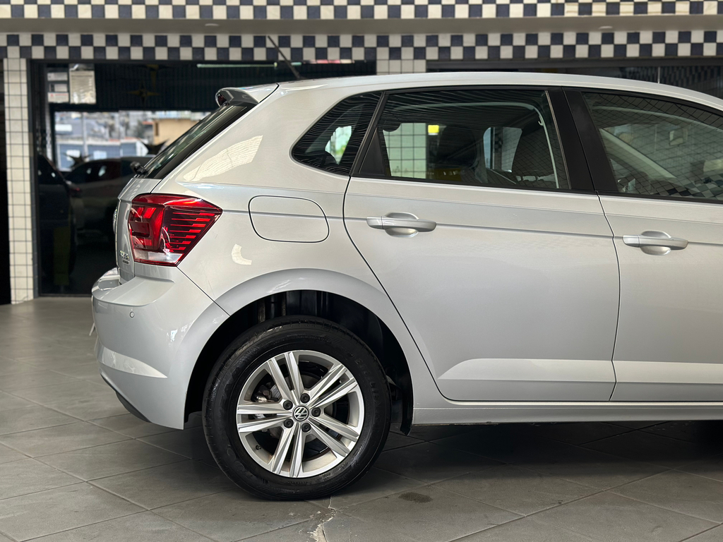 Volkswagen Polo Prata