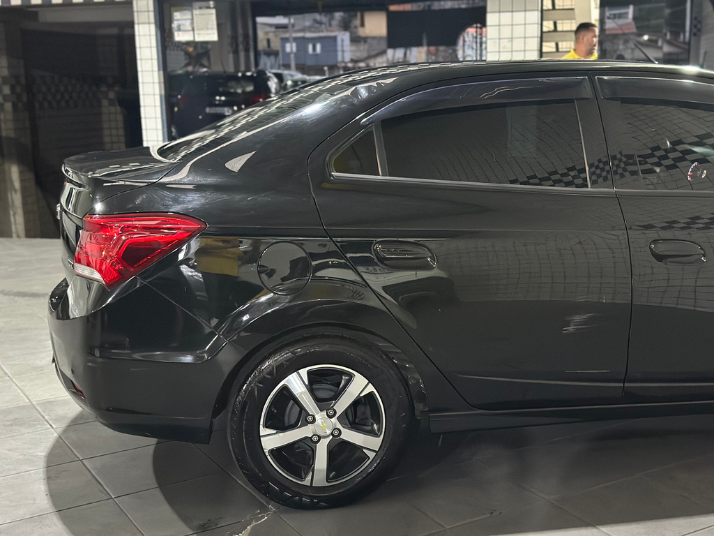 Chevrolet Prisma Preto