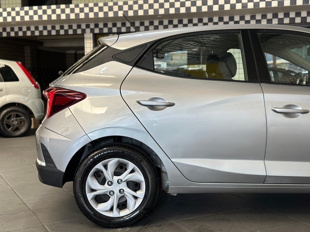 Hyundai HB20 Prata