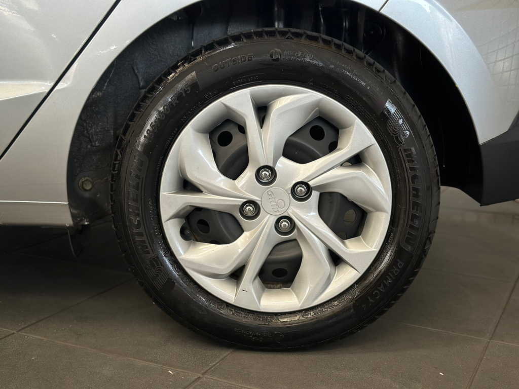 Hyundai HB20 Prata
