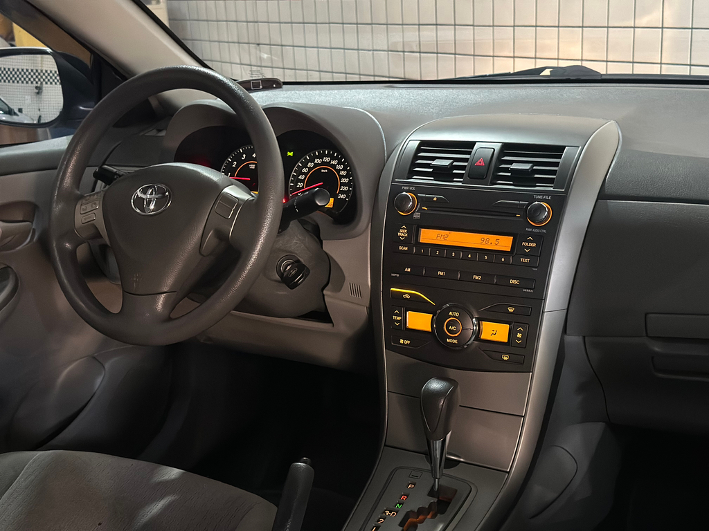 Toyota Corolla Prata