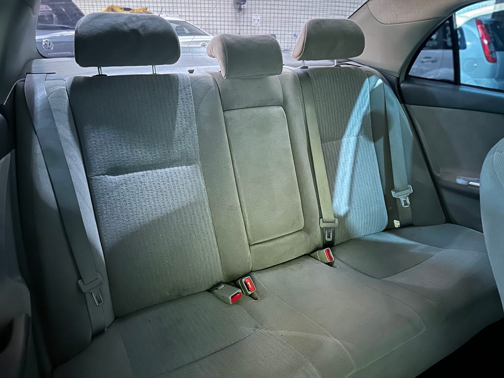 Toyota Corolla Prata