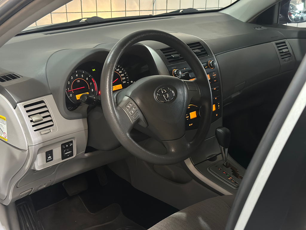 Toyota Corolla Prata