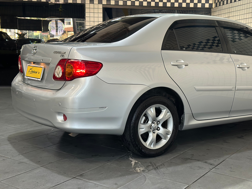 Toyota Corolla Prata