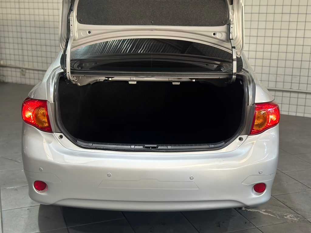 Toyota Corolla Prata
