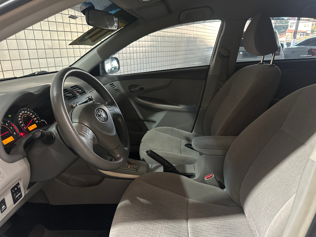 Toyota Corolla Prata
