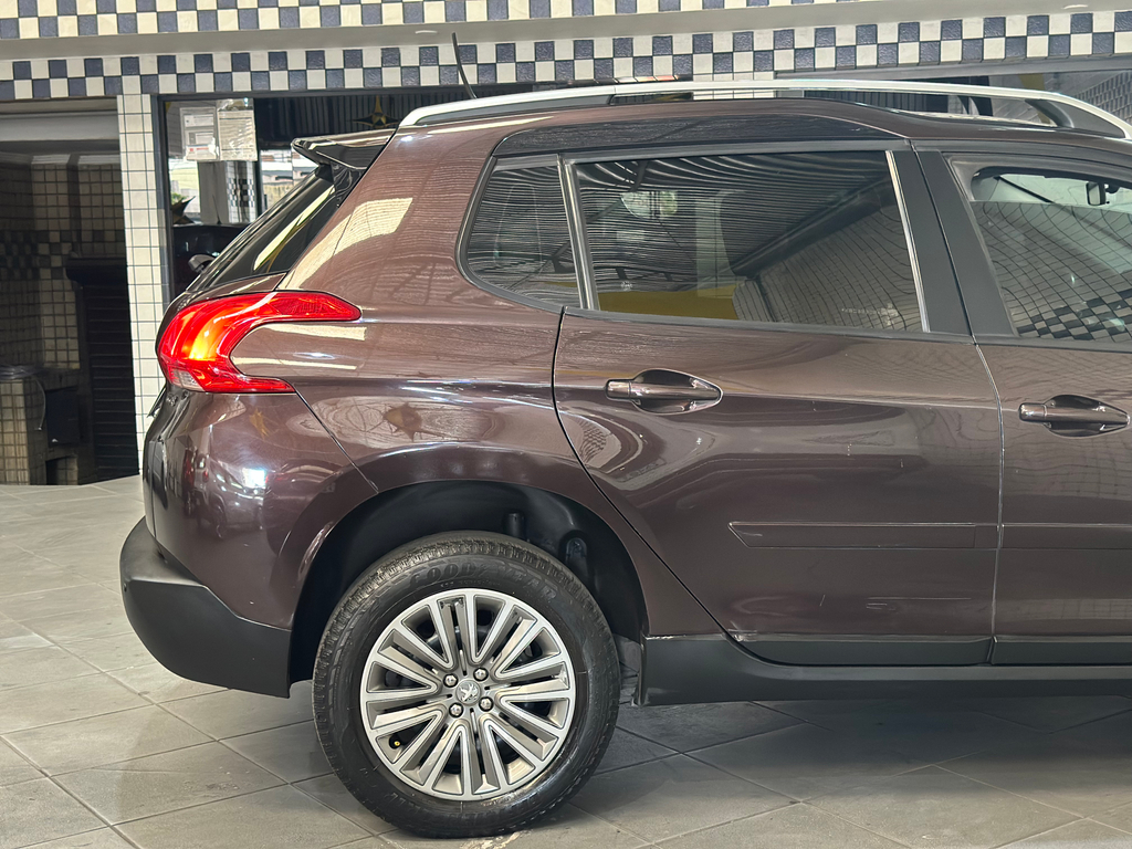 Peugeot 2008 Marrom