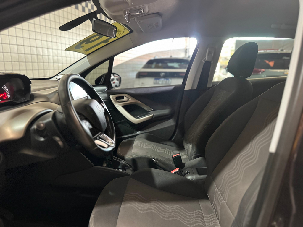 Peugeot 2008 Marrom