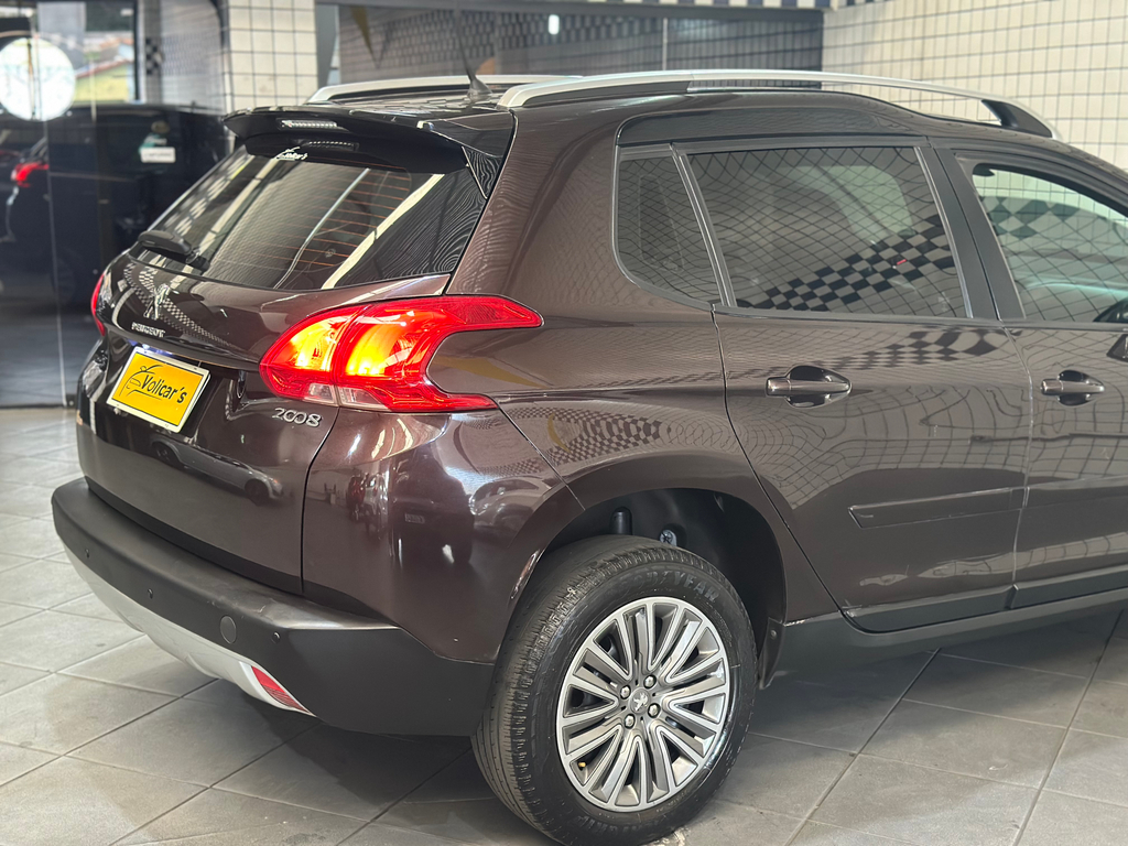 Peugeot 2008 Marrom