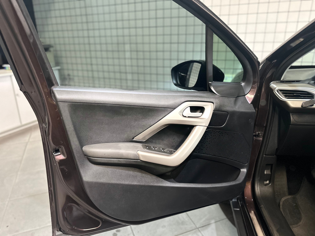 Peugeot 2008 Marrom