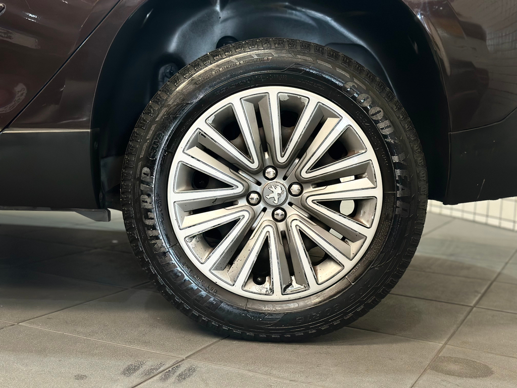 Peugeot 2008 Marrom