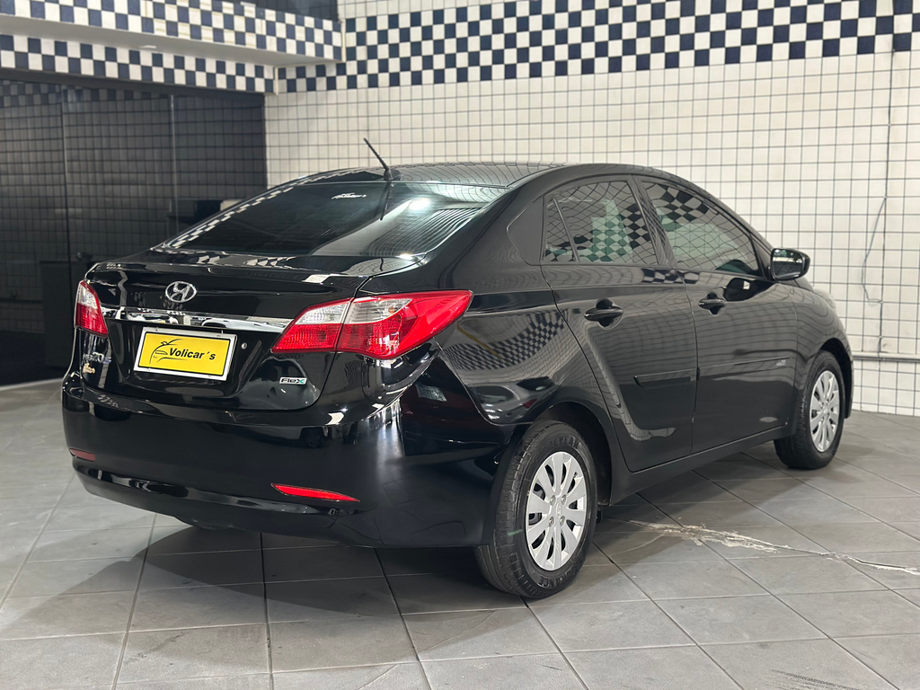 Hyundai HB20S Preto
