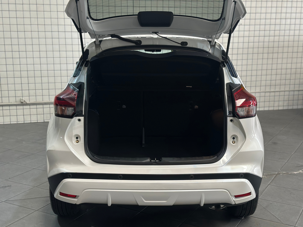 Nissan Kicks Branco