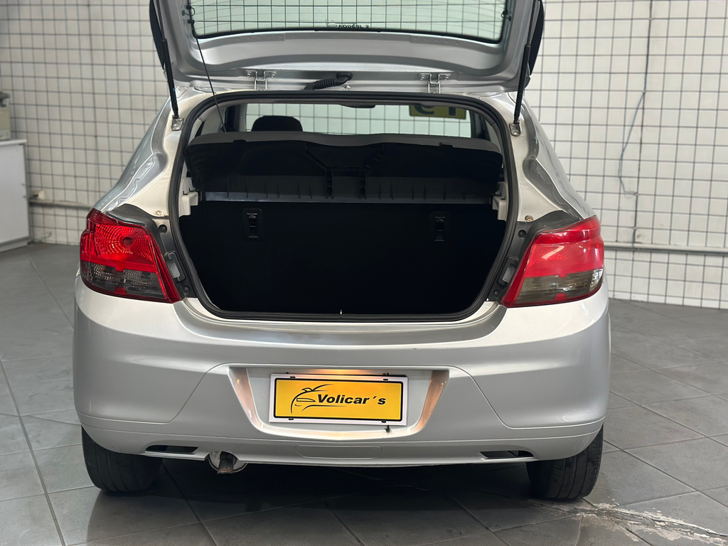 Chevrolet Onix Prata