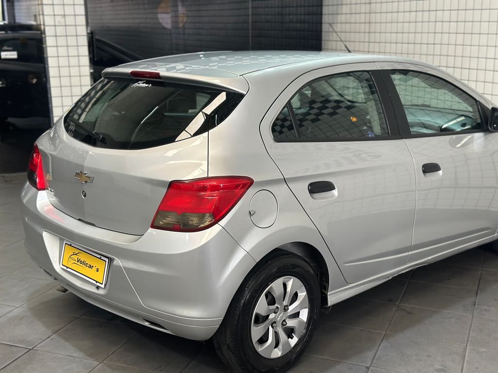 Chevrolet Onix Prata