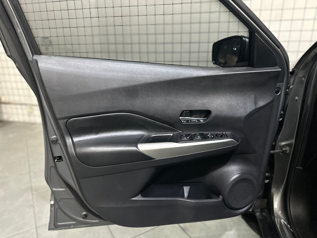 Nissan Kicks Cinza