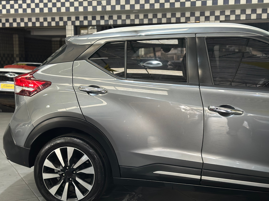 Nissan Kicks Cinza