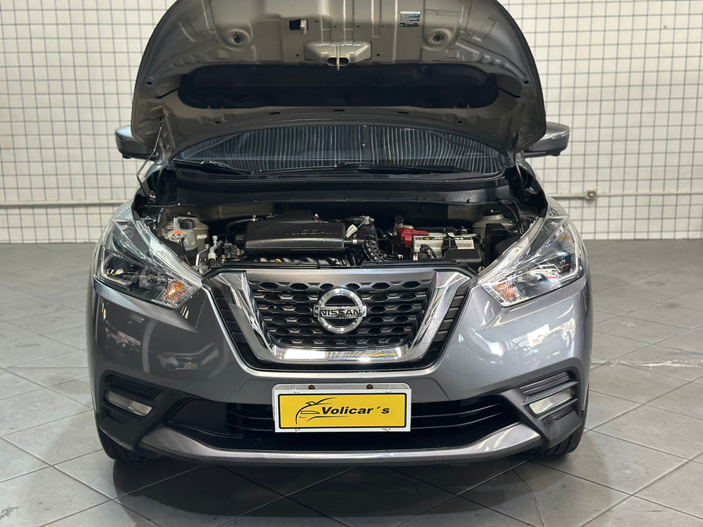 Nissan Kicks Cinza