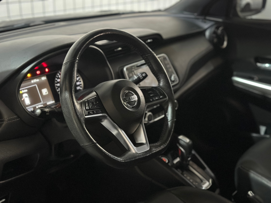 Nissan Kicks Cinza