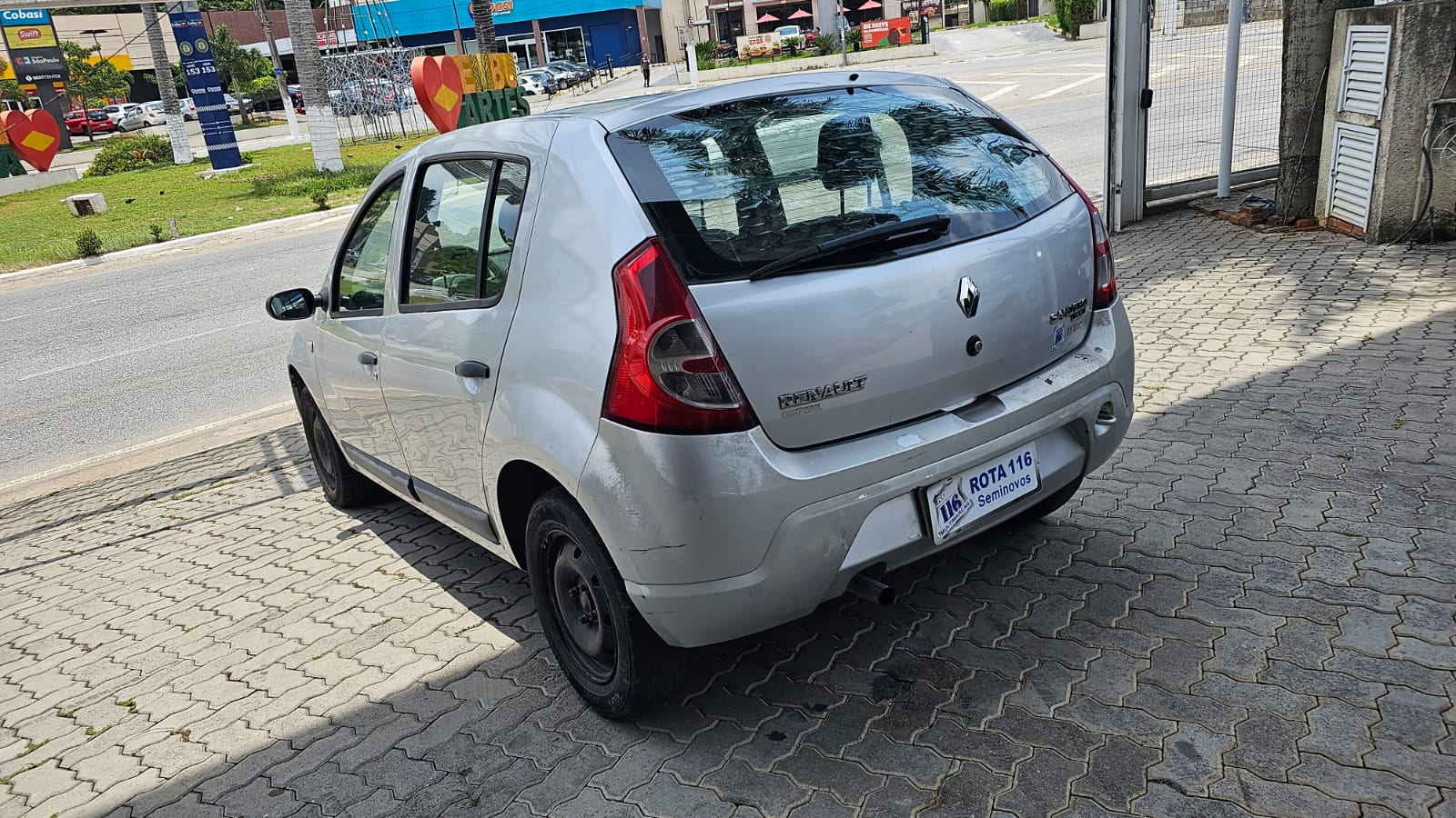 Renault Sandero Prata
