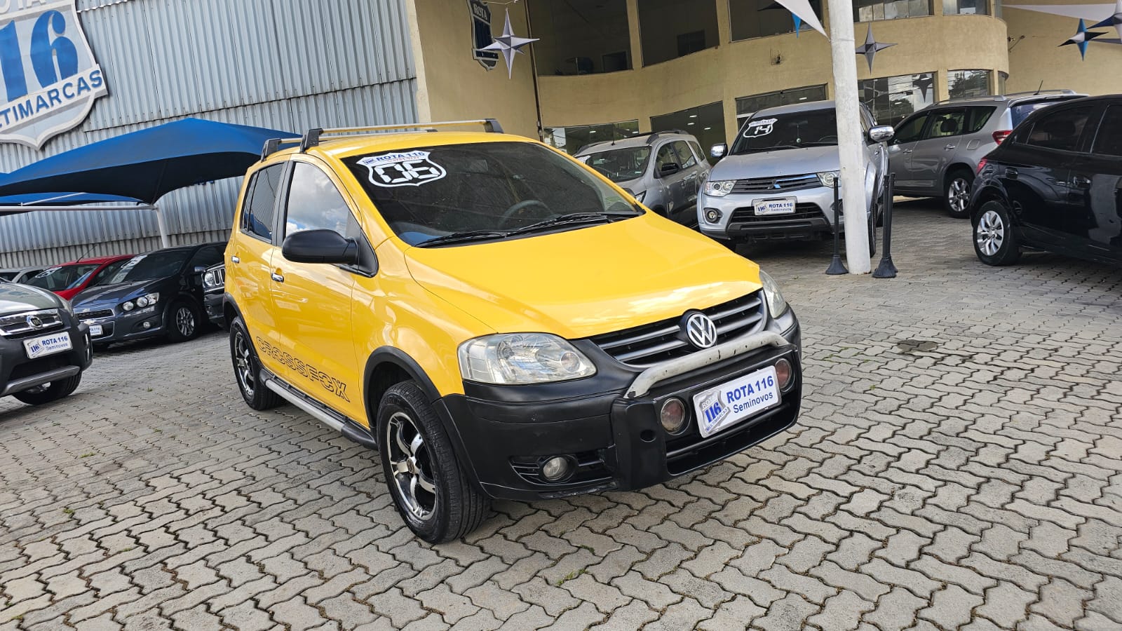 Volkswagen CrossFox Amarelo