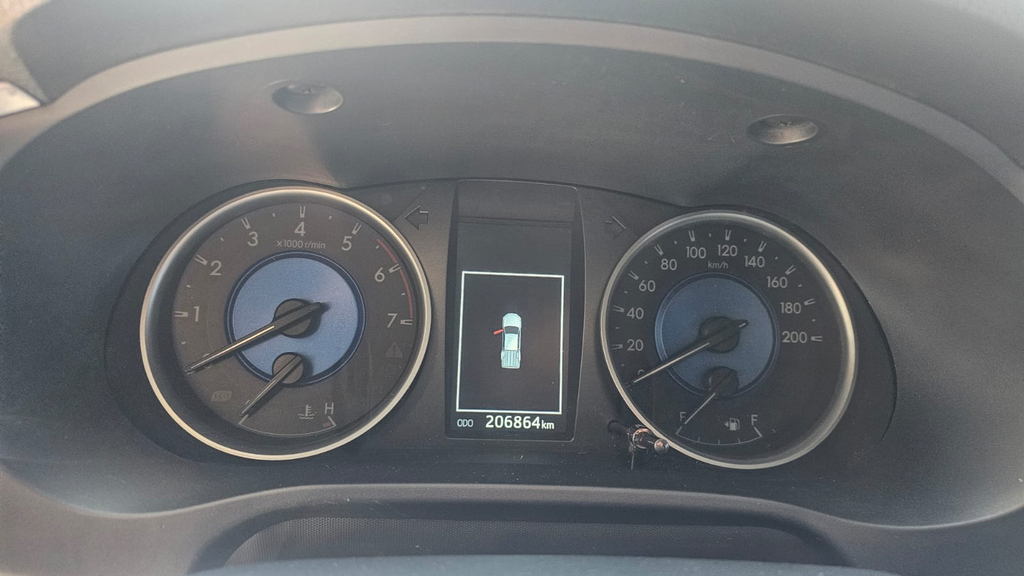 Toyota Hilux Cabine Dupla Prata