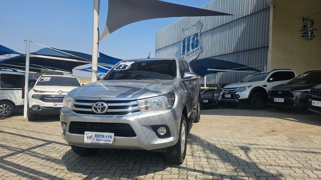 Toyota Hilux Cabine Dupla Prata