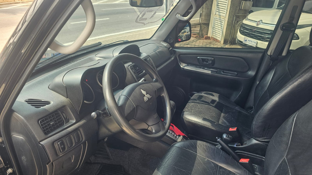 Mitsubishi Pajero TR4 Preto