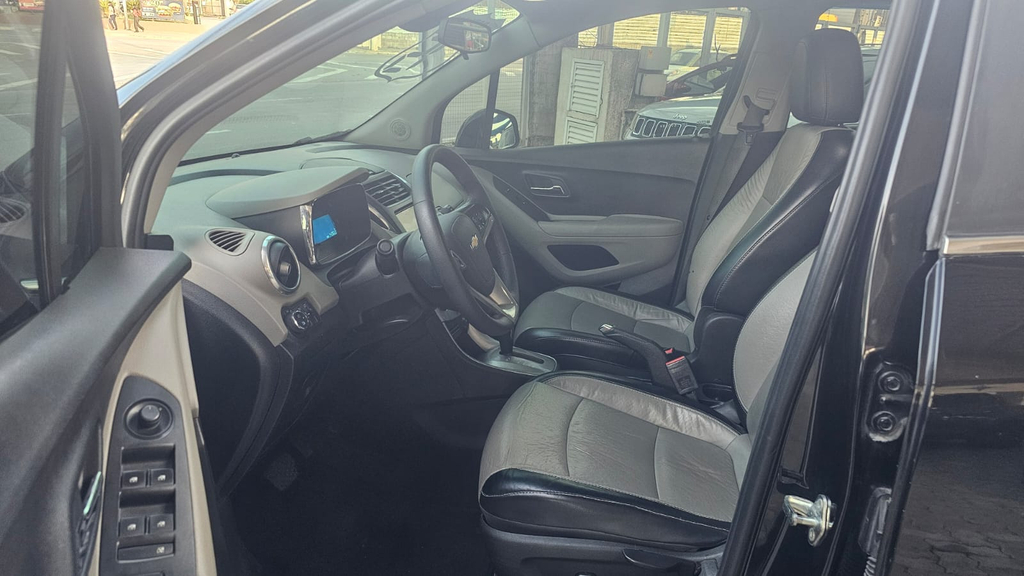 Chevrolet Tracker Preto