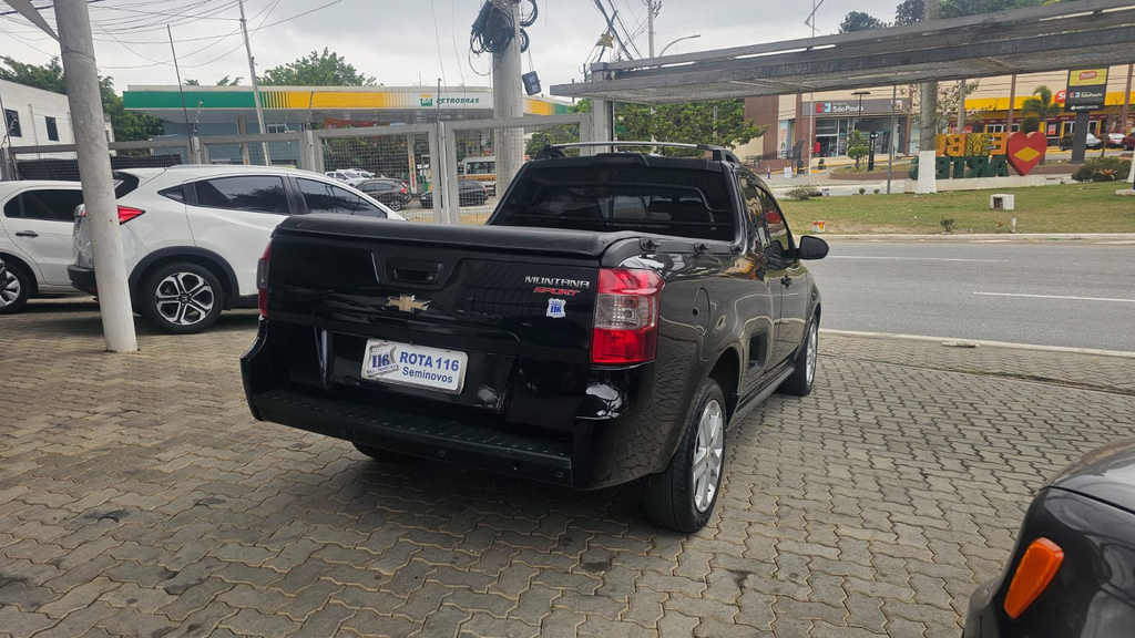 Chevrolet Montana Preto