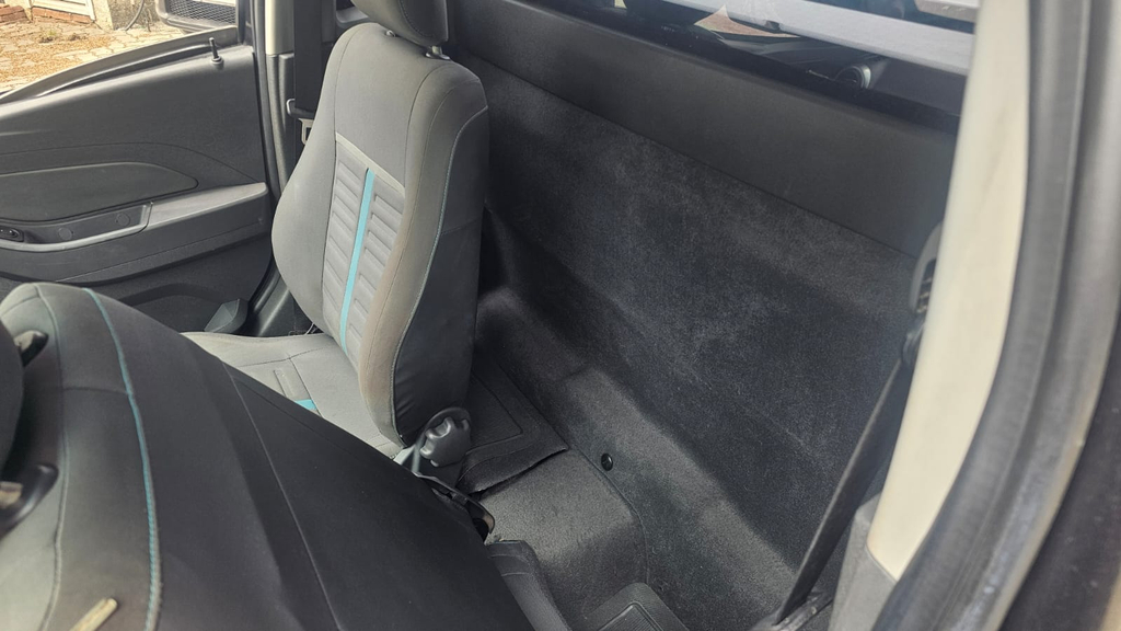 Chevrolet Montana Preto