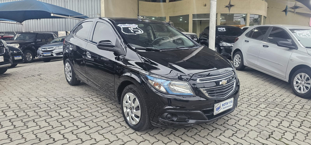 Chevrolet Onix Preto