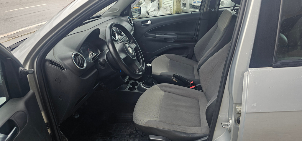 Volkswagen Voyage Prata